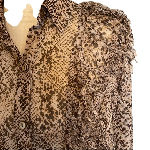 Chicos Womens Long Sleeve Blouse (12) elastic around wrist animal print sheer - Picture 6 of 9
